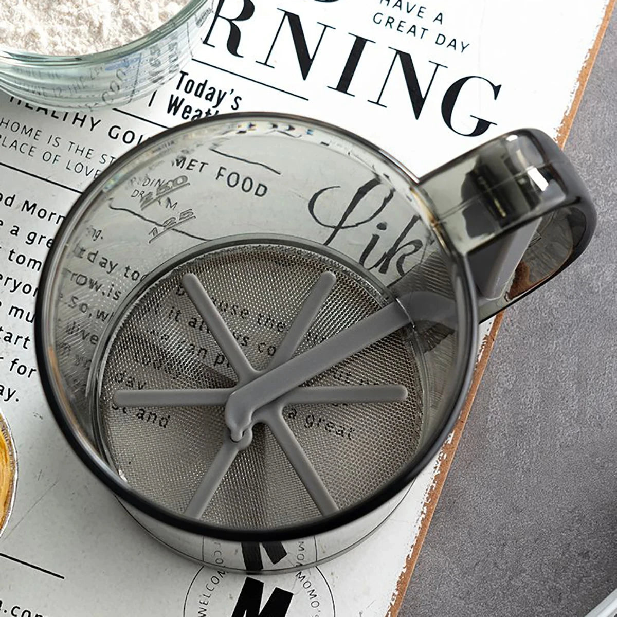 Semi-Automatic Flour Sieve with Capacity Scale – 40 Mesh Stainless Steel Baking Sifter Cup